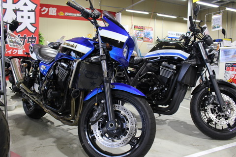ZRX1200 DAEG と ZRX1200R