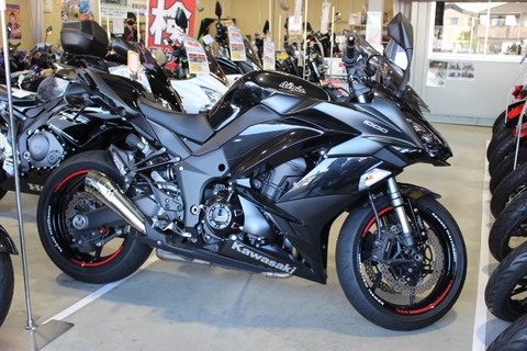 スタイル重視ならコレ!ニンジャ1000純正フレームスライダー.エンジンスライダー.ジュラコン.エンジンガード