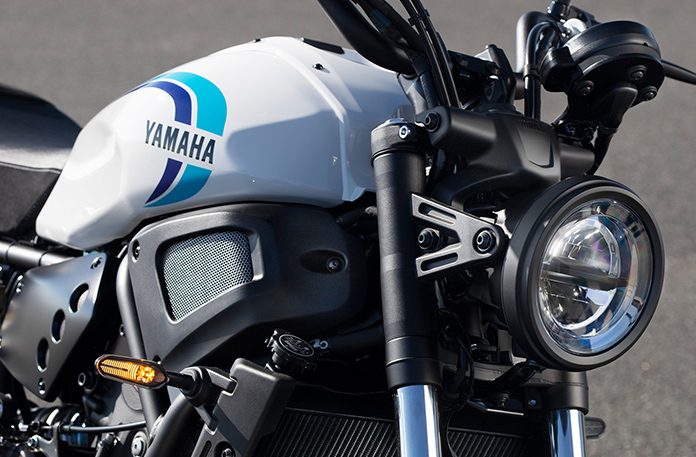 ＸＳＲ７００