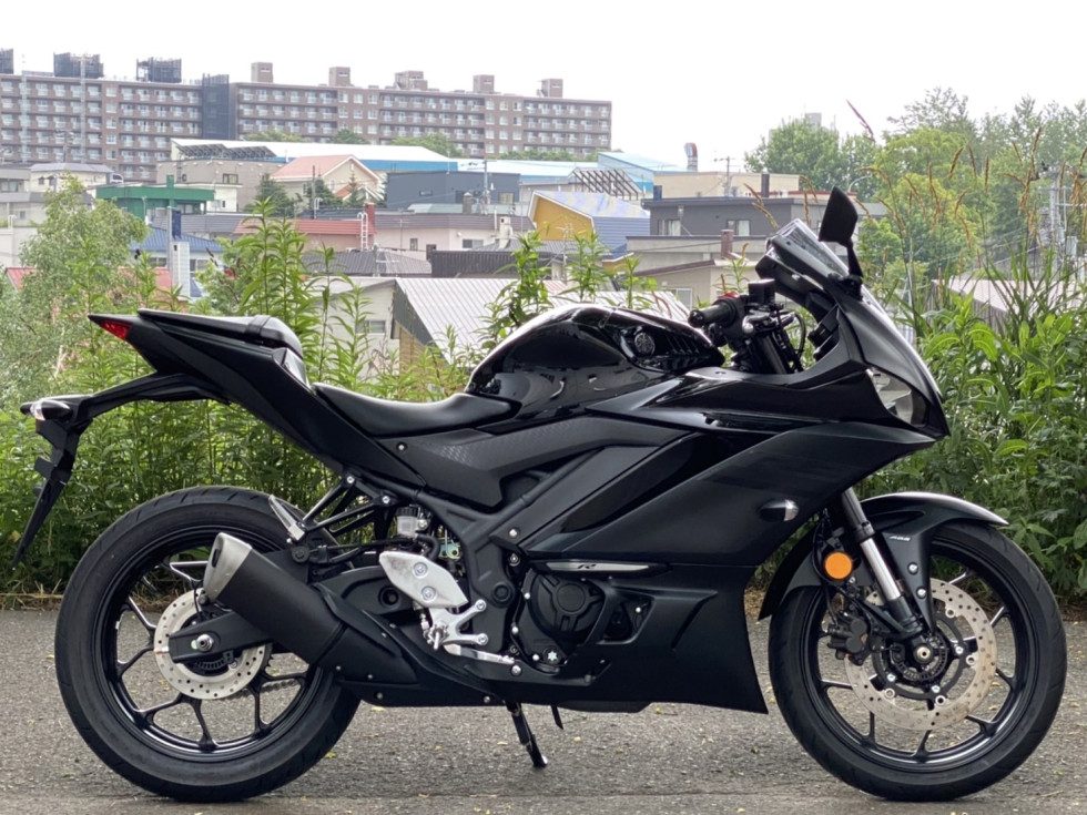 マットブラックで、写真映えもバッチリ！ YAMAHA YZF-R3 | 中古・新車  