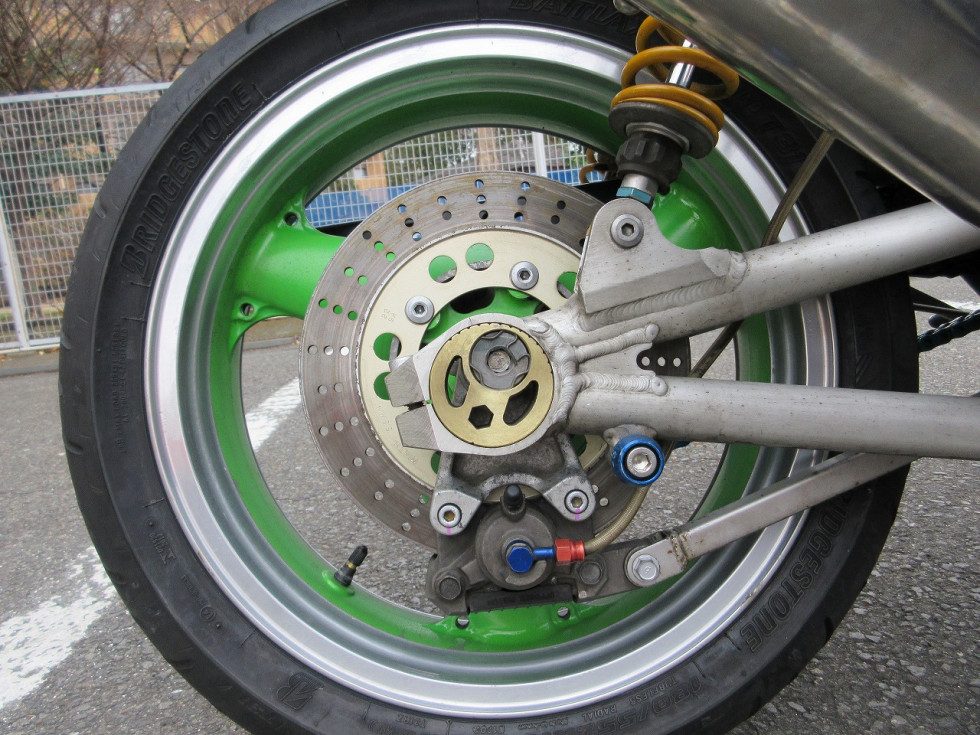 【MFD千葉柏店】　カワサキ　ZRX1100　純正リヤホイル　17×5.00　リペイント　ZRX1100、ZRX1200、ZZ-R1100、ゼファー1100、GPZ900R ウェビックガレージセール | ○ZRX1100 (ZRT10C) 純正 リアホイール 17