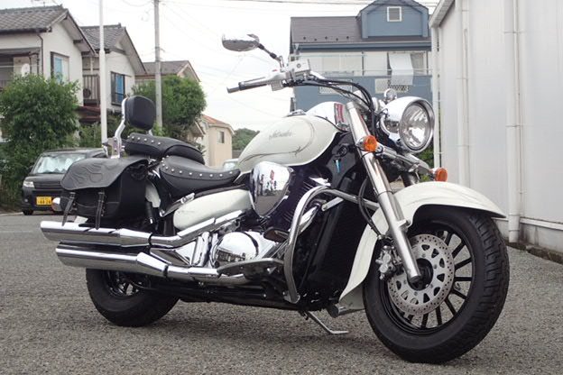 バイク館武蔵村山店　新入荷情報！重厚感溢れるクルーザー！［スズキ Intruder 400 Classic］