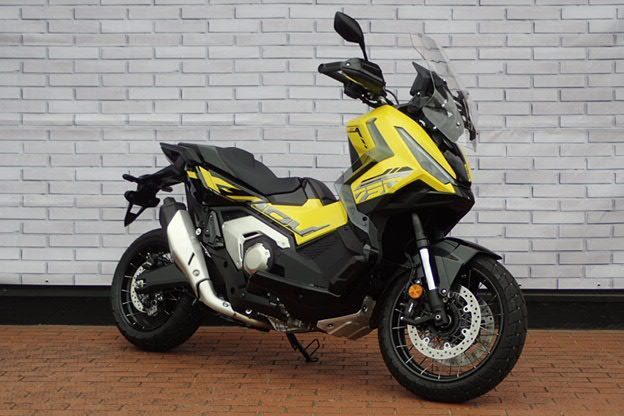 バイク館武蔵村山店　新入荷情報！大型クロスオーバーモデル！［ホンダ X-ADV］