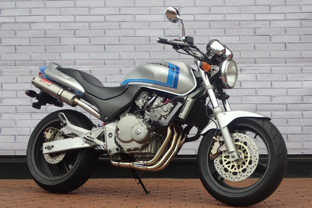 バイク館武蔵村山店　新入荷情報！当店限定アウトレット車！［ホンダ HORNET 250］