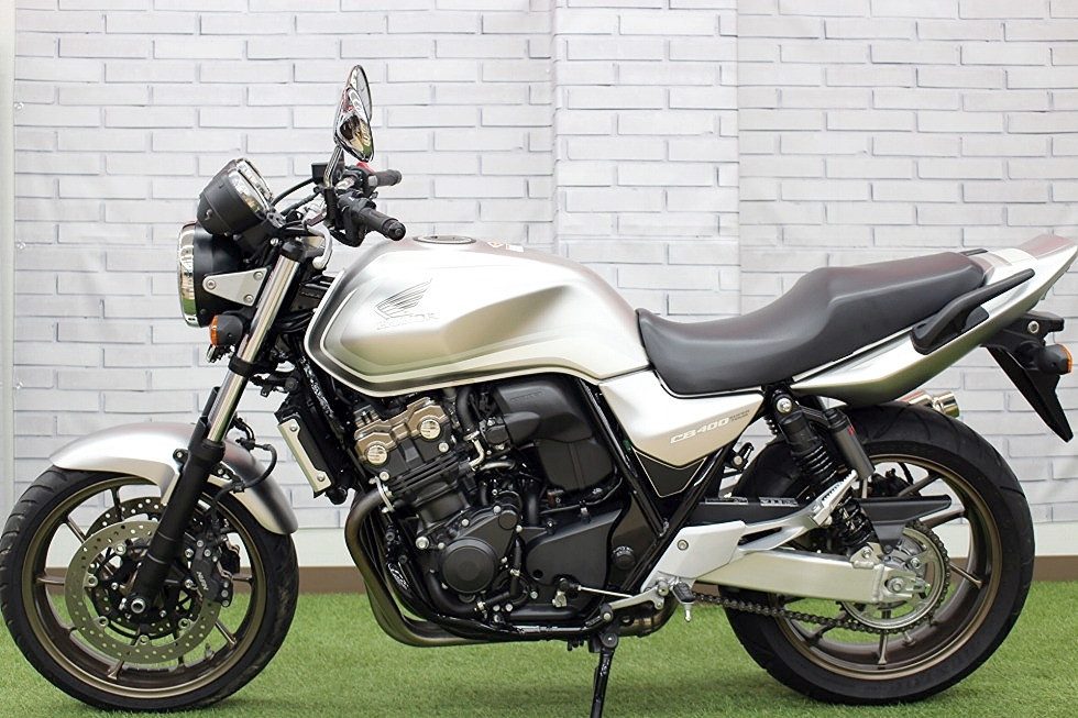 大人気車両の受注期間限定400台のカラーが岐阜長良店に初入庫！？「ホンダ CB400 SUPER FOUR REVO ABS」