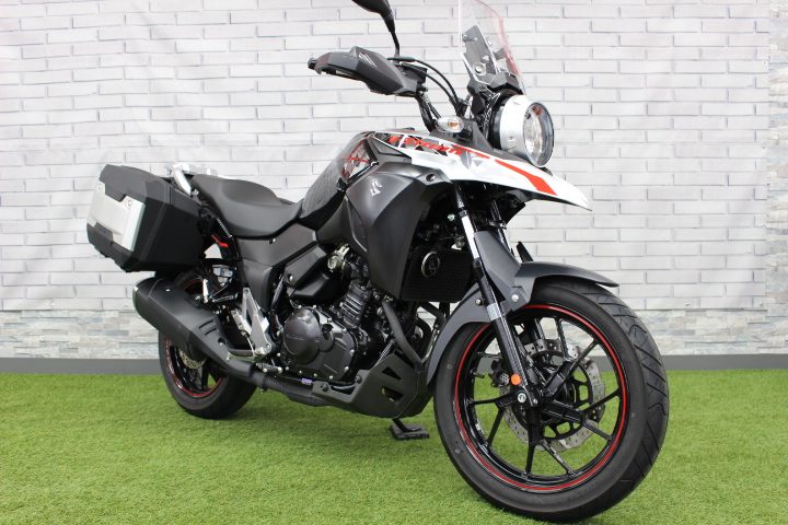 人気の250ccアドベンチャー　SUZUKI　V-STROM250