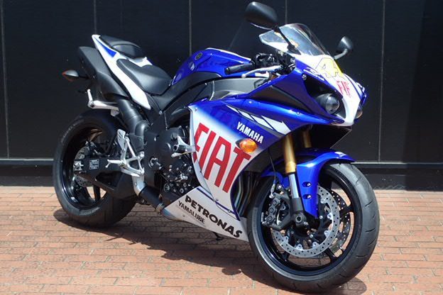 バイク館武蔵村山店　新入荷情報！FIATカラー！［ヤマハ YZF-R1 FIAT］