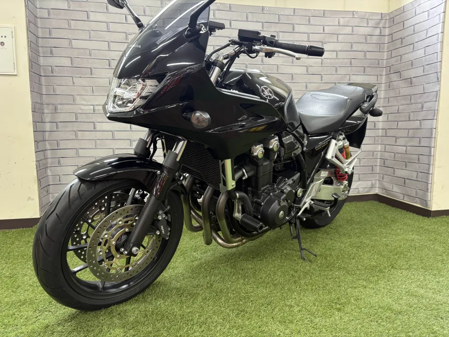 CB1300