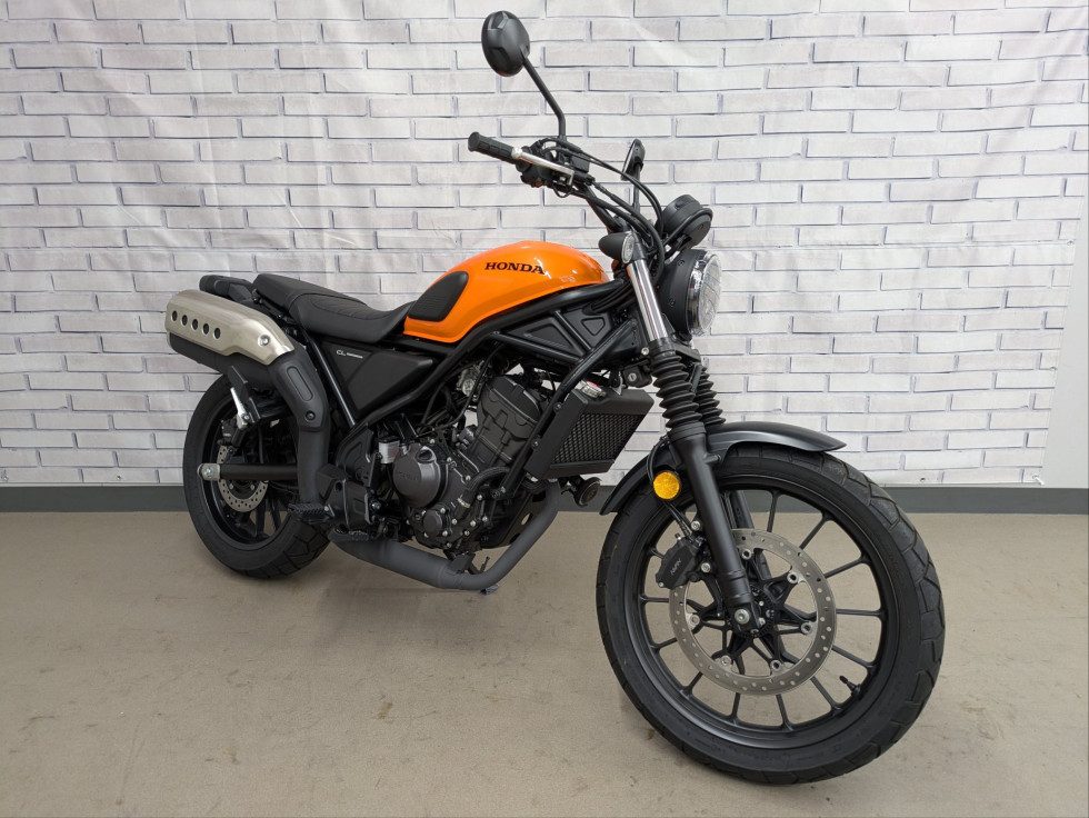 国産唯一のスクランブラーモデルを旅の相棒に。ホンダ　ＣＬ２５０。