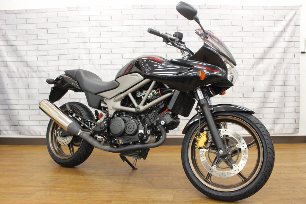 前後タイヤ新品！VTR250F！通販できます！お問い合わせください＾＾