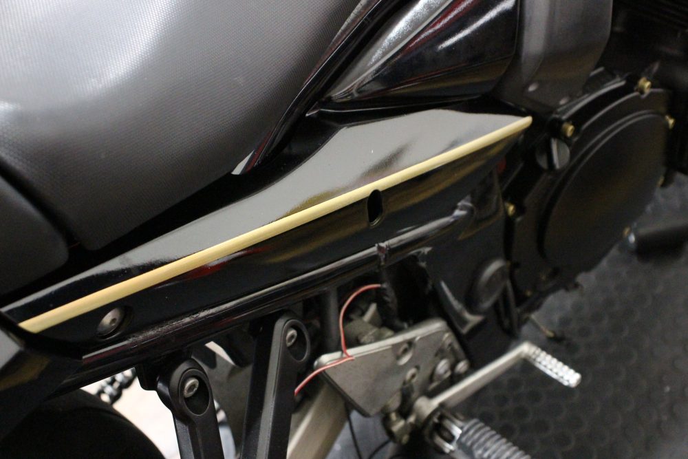 BANDIT1200 サイドカバー