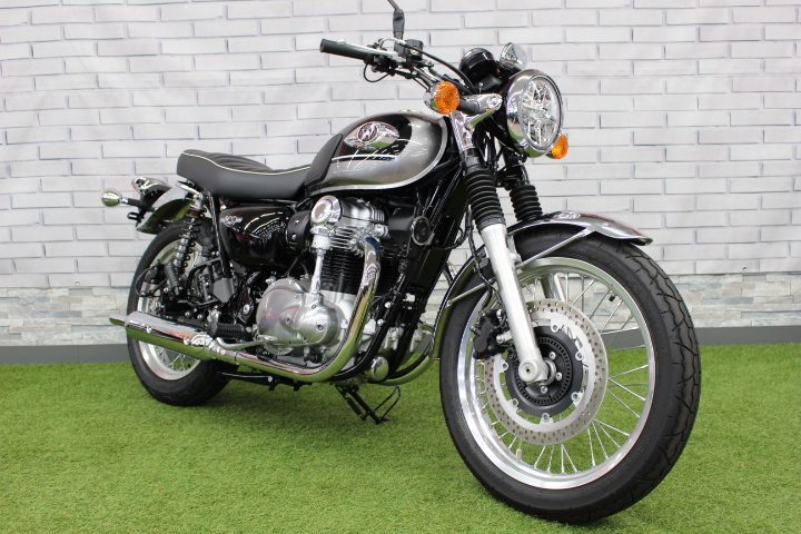 W800