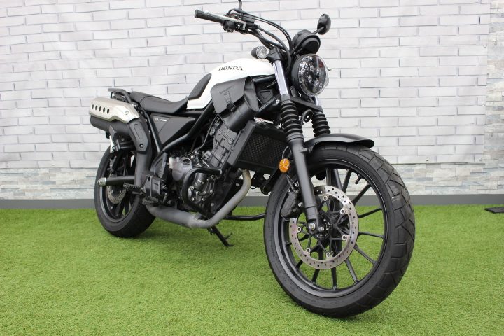 小気味よいサウンドのスクランブラーモデル！　HONDA 　CL250