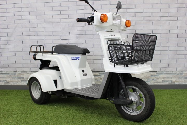 車名の語源って調べると面白いですね　HONDA　GYRO X
