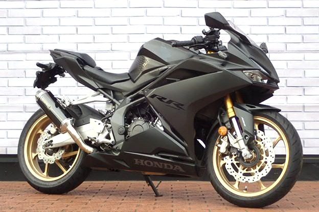 バイク館武蔵村山店　新入荷情報！外装オールブラック！［ホンダ CBR250RR ABS］