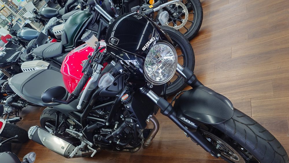 ちょっと変わった？SUZUKI　SV650入荷です！