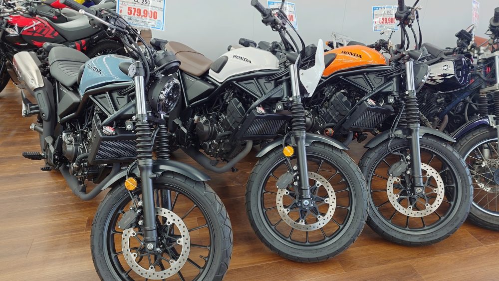 バイク館水戸店にHONDA　CL250入荷！なんと３兄弟ですｗ