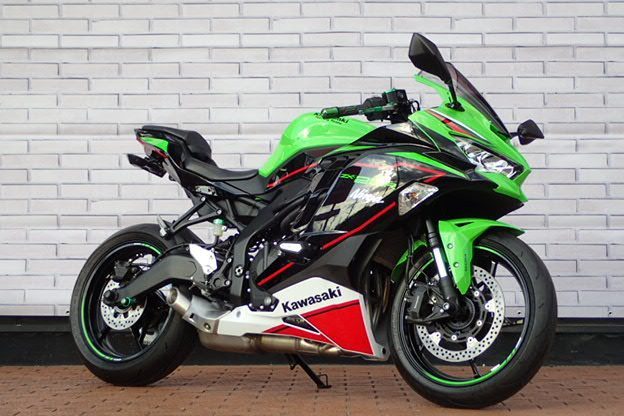 バイク館武蔵村山店　新入荷情報！250ccトップクラス！［カワサキ ZX-25R SE］