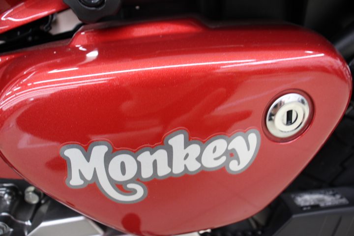 可愛いmonkeyと可愛くないアレら　ホンダ モンキー125
