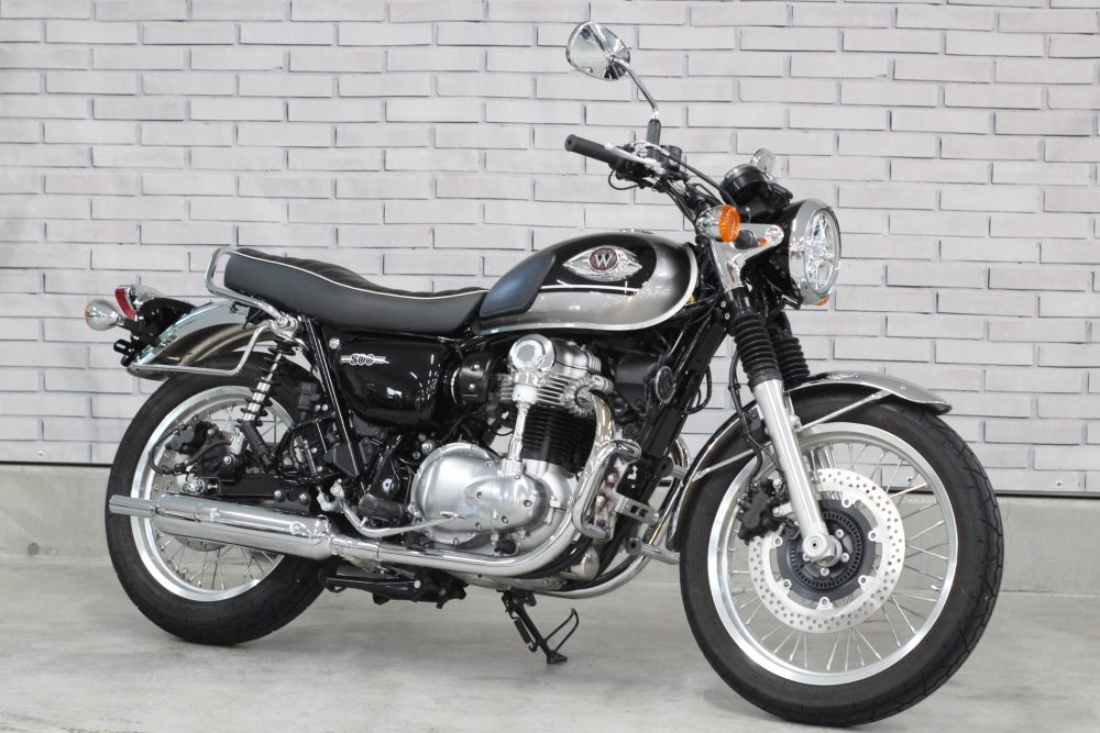 甲府店・カワサキ「W800」ご紹介