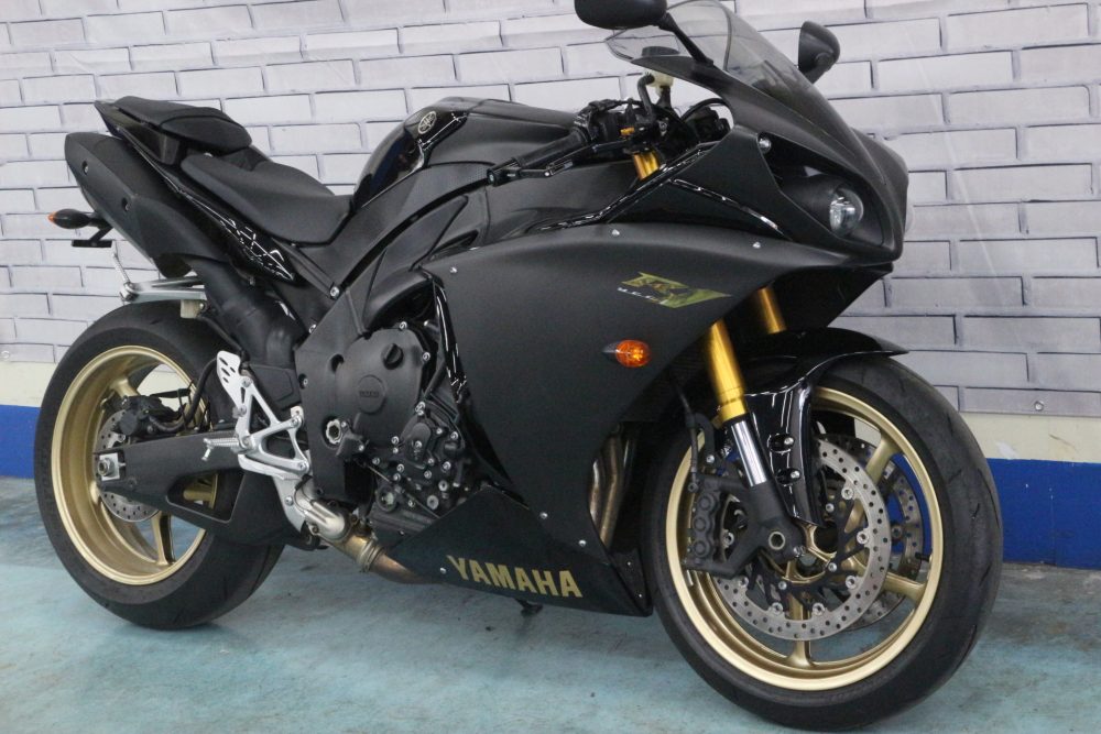ヤマハ YZF-R1