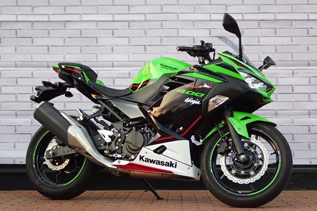 バイク館武蔵村山店　新入荷情報！ビギナーや小柄な方にもおススメ！［カワサキ NINJA400 ABS］