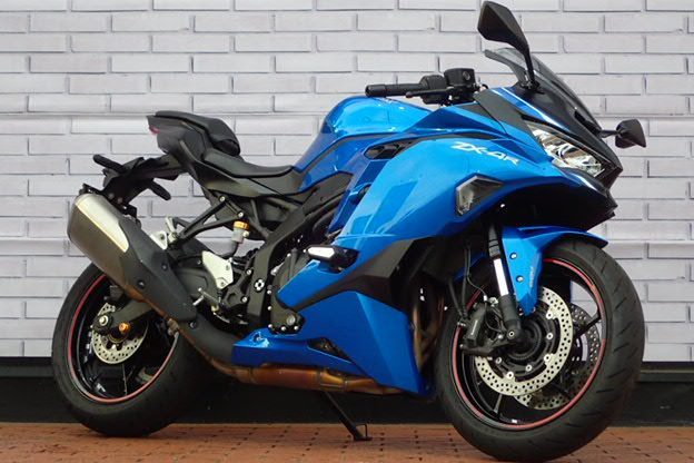 バイク館武蔵村山店　新入荷情報！SS多数！［カワサキ ZX-4R SE/ホンダ CBR400R/ヤマハ YZF-R25］