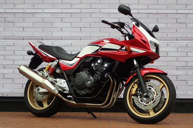 バイク館武蔵村山店　新入荷情報！人気ネイキッドバイク！［ホンダ CB400 SUPER BOLD'OR/CB250R］