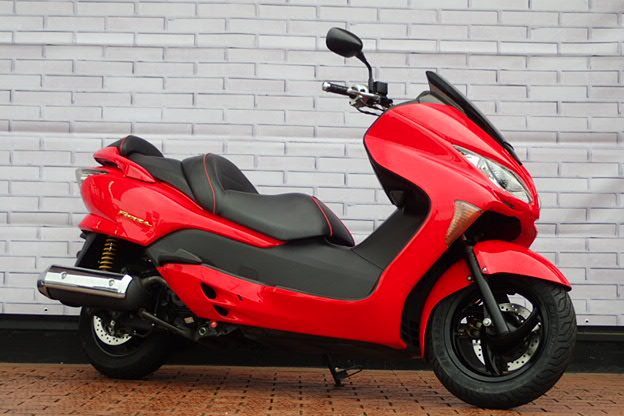 バイク館武蔵村山店　新入荷情報！久しぶりの投稿！ビッグスクーター！［ホンダ FORZA Z/ヤマハ MAXAM］