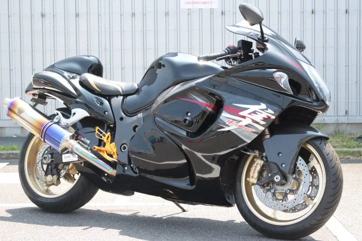 【浦和店】◆◇GSX1300R隼（ハヤブサ） 上質なカスタムパーツを贅沢に装備！！◇◆
