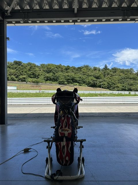 甲府店・夏が過ぎ～風あざみ～♪