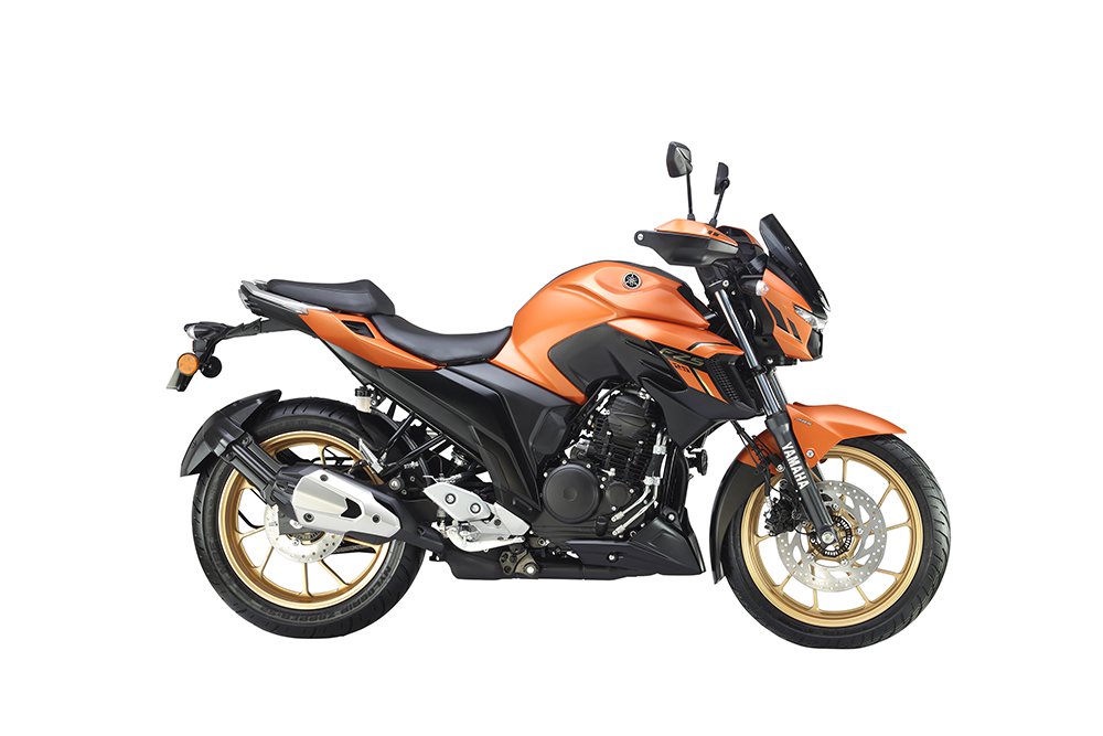 YAMAHA FZS25 21 年6月購入