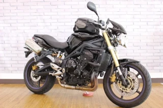 STREET TRIPLE 675