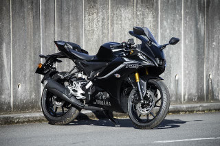 YZF-R15 V4