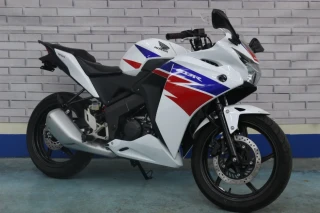 CBR125R