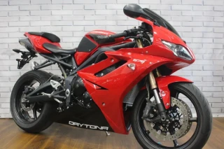 DAYTONA 675