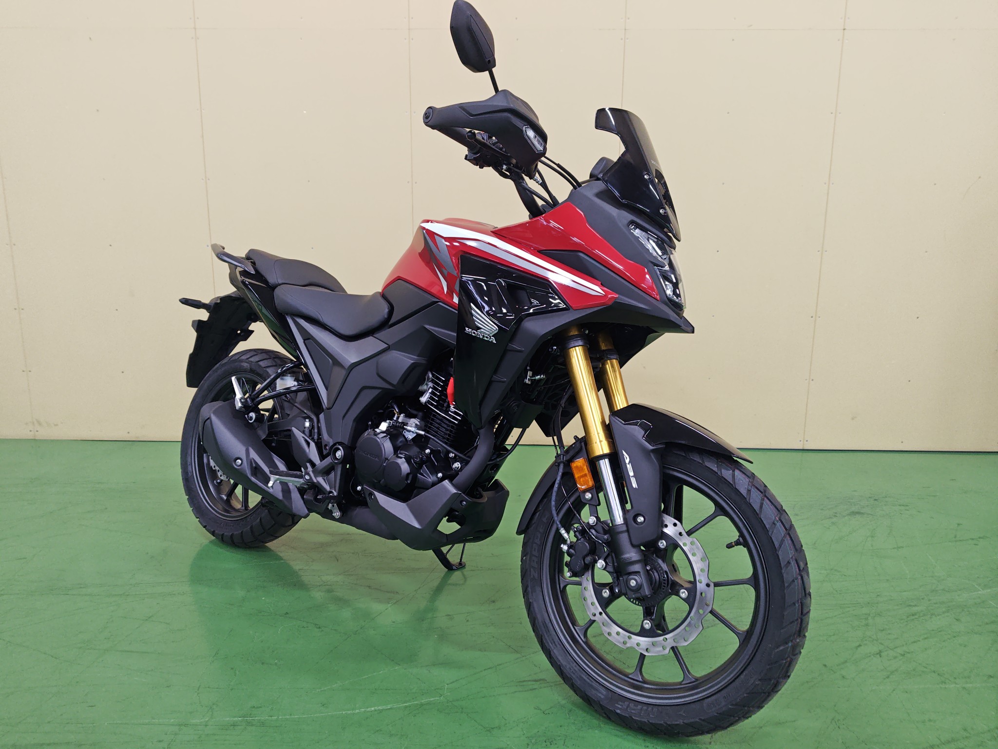 ホンダ NX200　【国内未発売2025年モデル】入荷のご案内