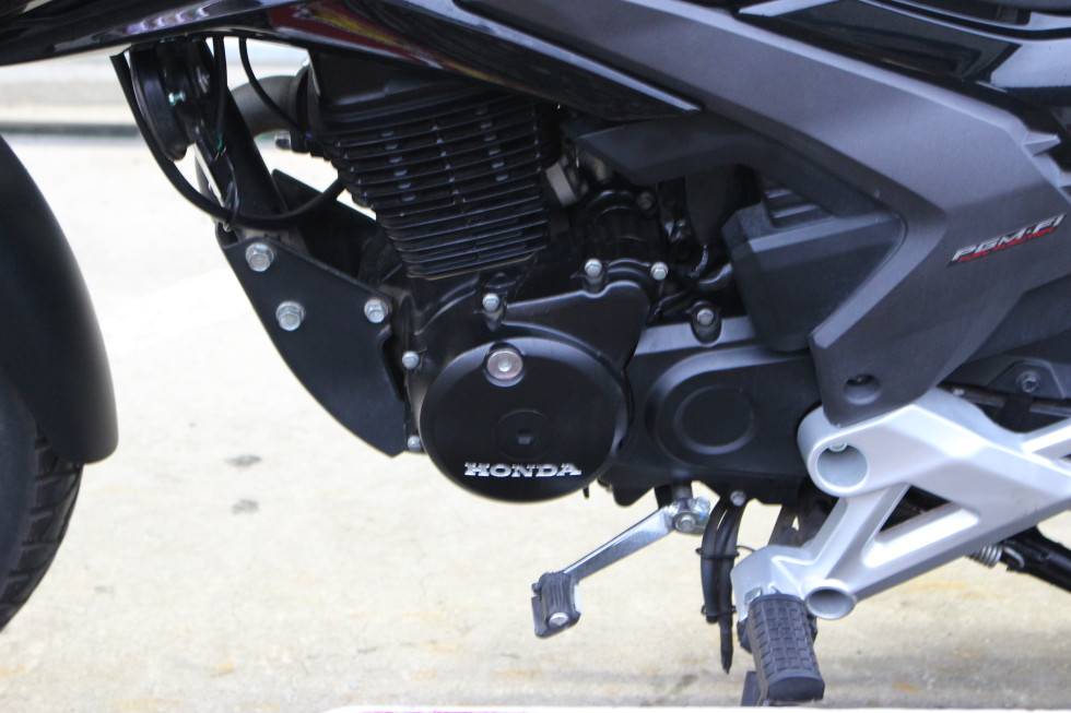 ホンダCBF125R 走行4554キロ 1年半前新車購入 スポーティな