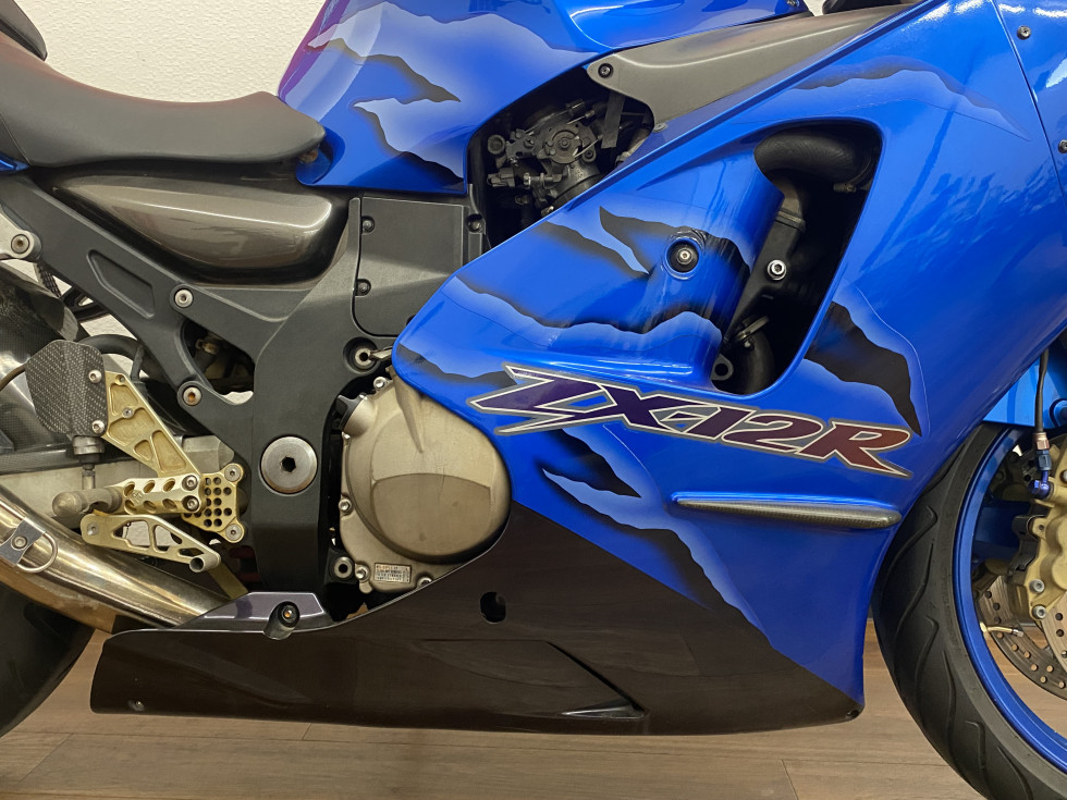 カワサキ ZX-12R フェンダーレス スクリーン変更済みの詳細