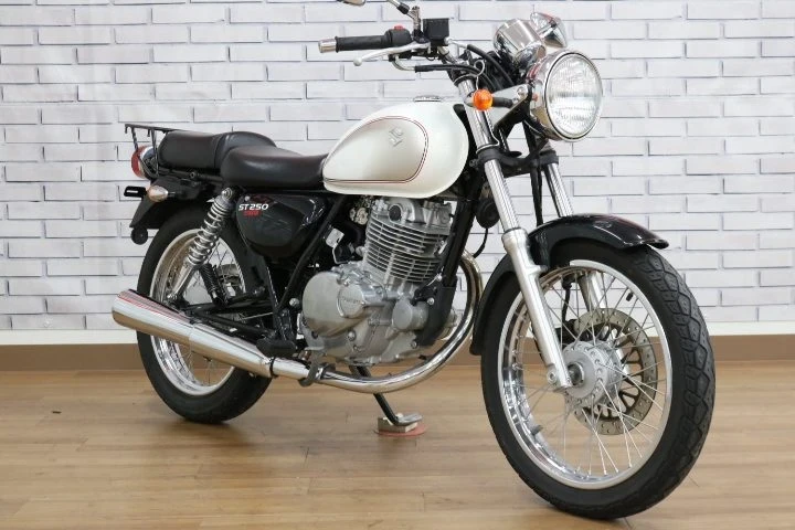 ST250 E-type リアキャリア装備