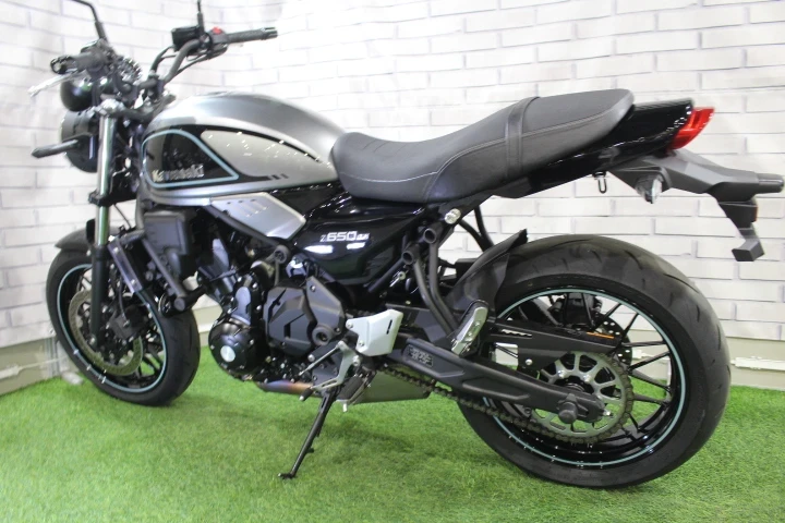 カワサキ Z650RS ノーマル車 ETC搭載【HP見た！で川口店限定特典有】の
