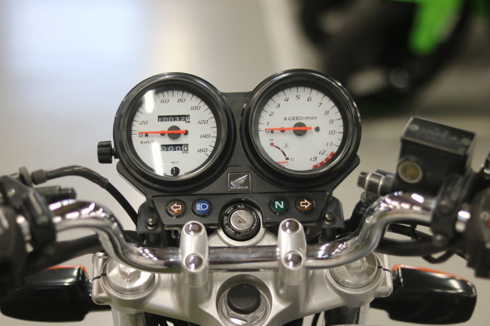 ホンダ VTR250 希少なキャブレター車！細部までキレイ！の詳細