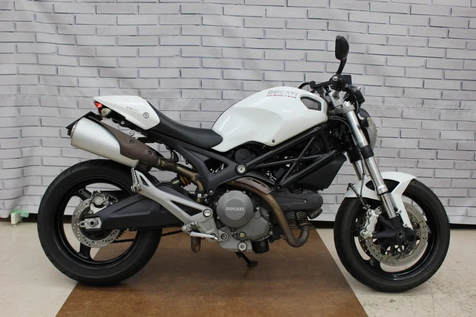 ドゥカティ Monster696+（モンスター） シングルシートカウル付き