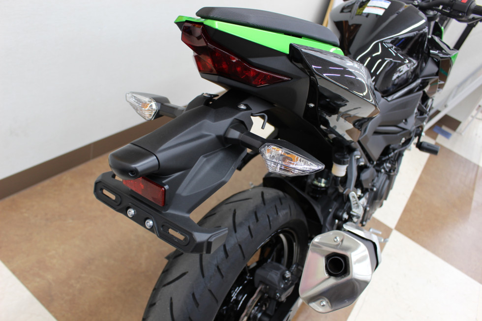 カワサキ Z400 2022年モデル！メーターバイザー付き！の詳細