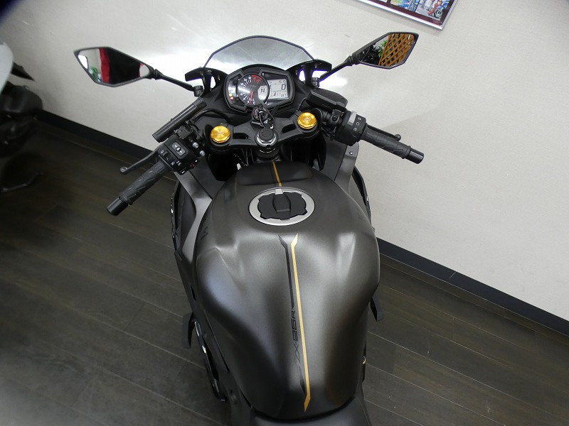 激安通販サイト SE ZX-25R カワサキ 2022年モデル USB充電器 マルチバー シューズ