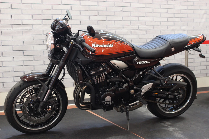 カワサキ Z900RS 【セパハン仕様 ロングテール カスタム多数】の