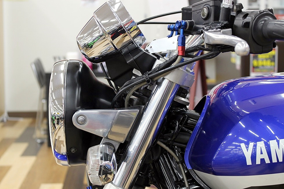 ヤマハ XJR1300 2002年モデル RP03J型 ストライカーカーボンフル
