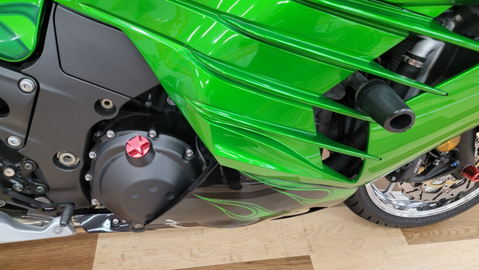 カワサキ ZX-14R ゲイルRクロームホイール/ストライカーステップ/オーリンズRサス/ゼログラスクリーン/ETC/グリップヒーター等の詳細 |  中古・新車バイクの販売・買取【バイク館SOX】