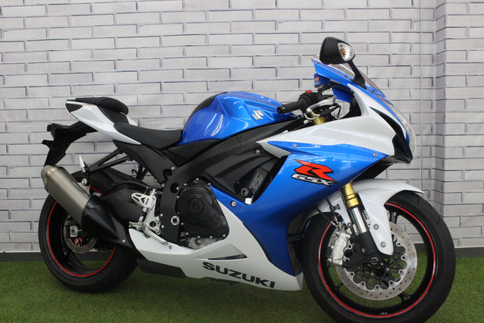 GSX-R750 EU仕様正規輸入車！ダイヤモンドキーパー施工済み！エンジンスライダー装備！