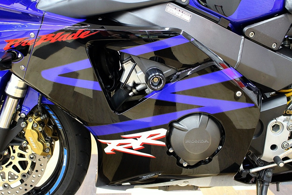 ホンダ CBR954RR 2003年モデル 逆車！驚きのキレイさです